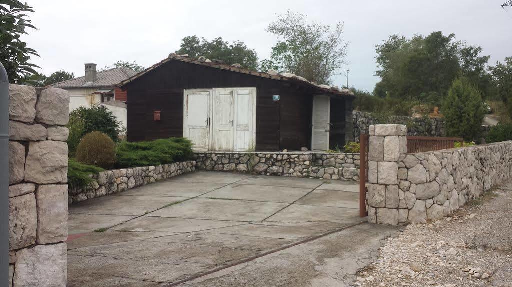 غييكا Guesthouse Konti المظهر الخارجي الصورة