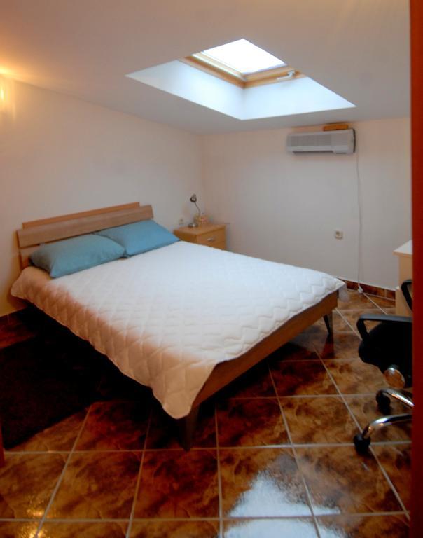 غييكا Guesthouse Konti الغرفة الصورة