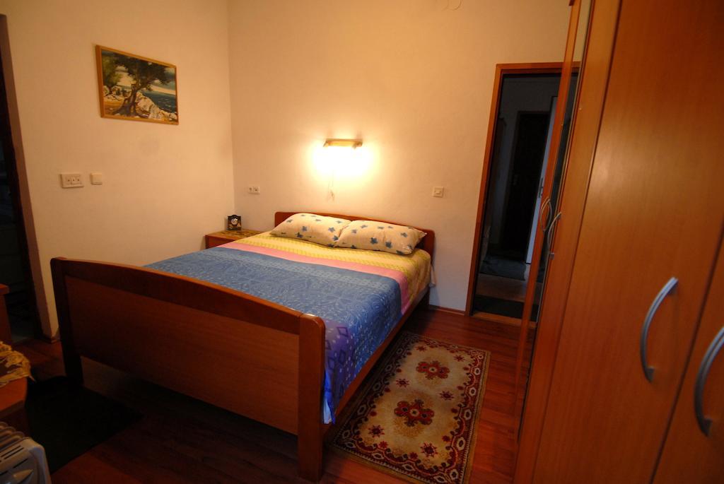 غييكا Guesthouse Konti الغرفة الصورة