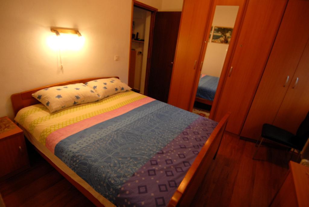 غييكا Guesthouse Konti الغرفة الصورة